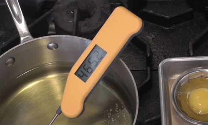 鍋の温度を計る